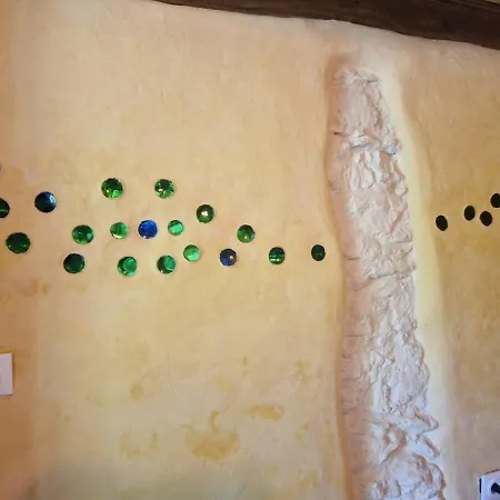 Organic And Artistic Payrignac