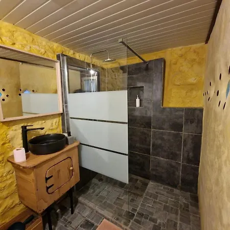 Organic And Artistic Payrignac