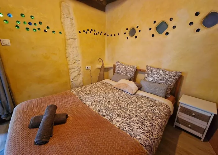 Organic And Artistic * Payrignac