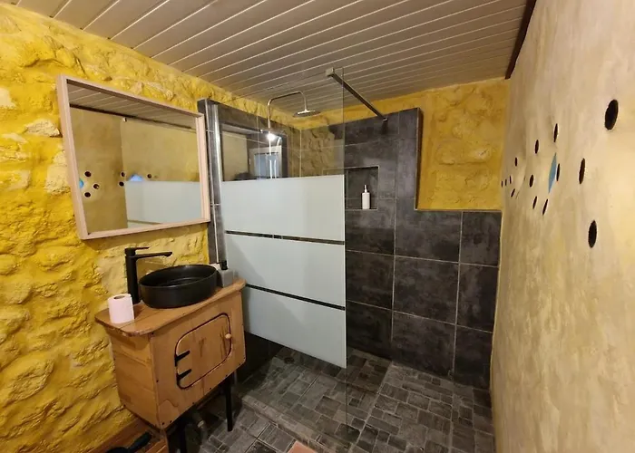 Organic And Artistic Payrignac